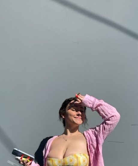 Brooklyn Figley model exclusive pic