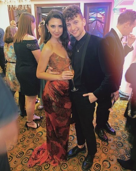 Zizi Strallen model hot pics