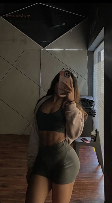 Unnati Patwa model best photo