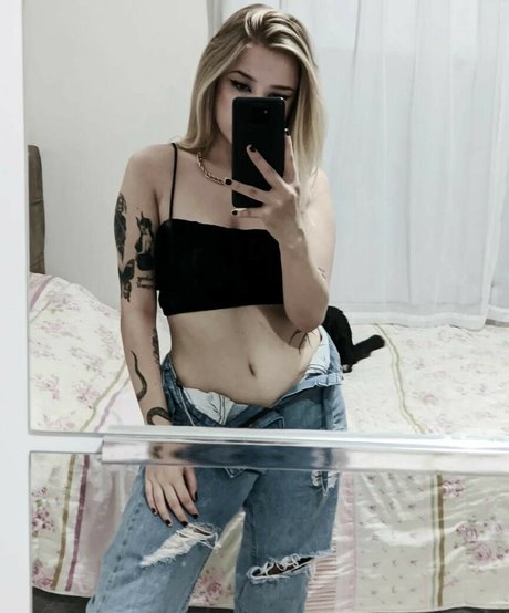 Rafaela Riggs model pornographic image