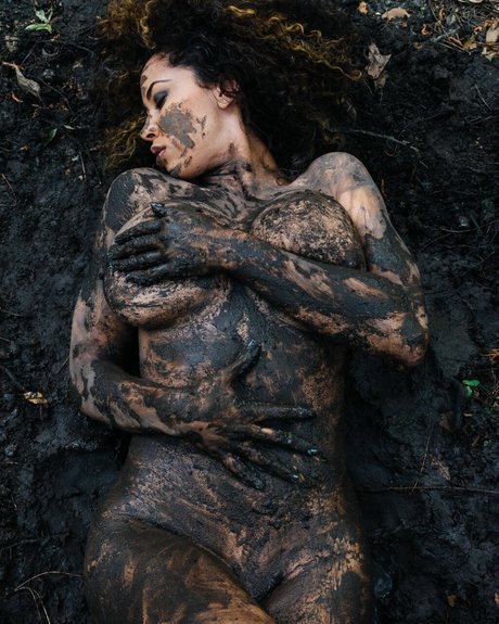 Bri Drake nude actress pics