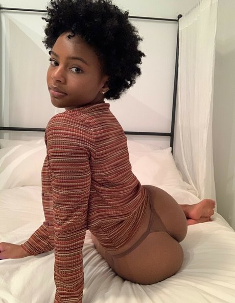 Saffronnn star pretty pic