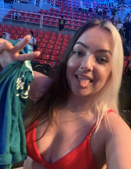 Reeh Plays pornstar xxx image