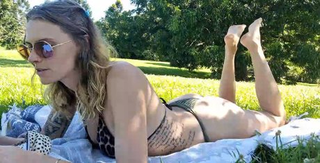 Sieren__Pole nice model photos