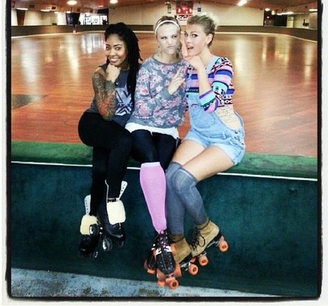 Sieren__Pole model naked gallery