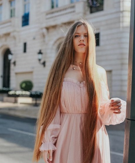 Eva Gevorgyan model image