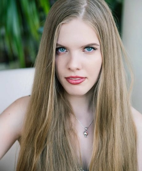 Eva Gevorgyan sexy actress gallery