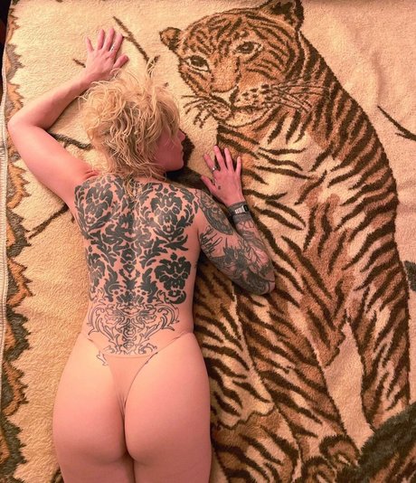 CBG19 pornstar sex archive