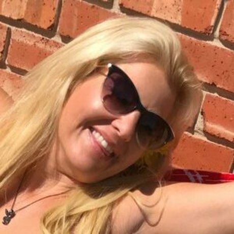 Taylor Leigh sexy actress pictures