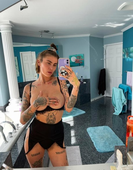 Charlieshe pretty actress galleries