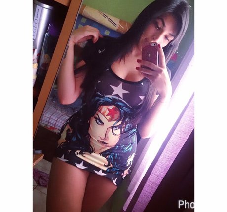 Giovana Teixeira naked model photo