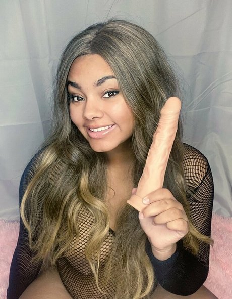 Leah Layne xxx pornstar pic