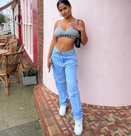 Ari Kumar star art photo