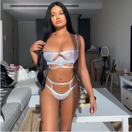 Ari Kumar nudes actress galleries