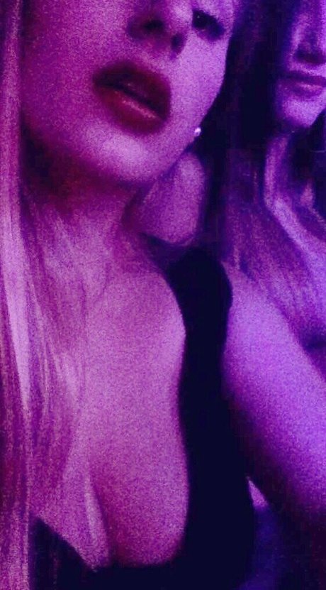 Sophia Zisi model xxx photo