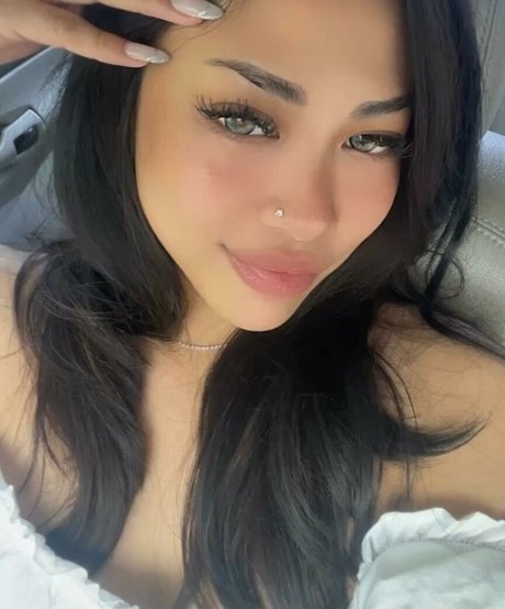 Cris Millen pretty actress photo