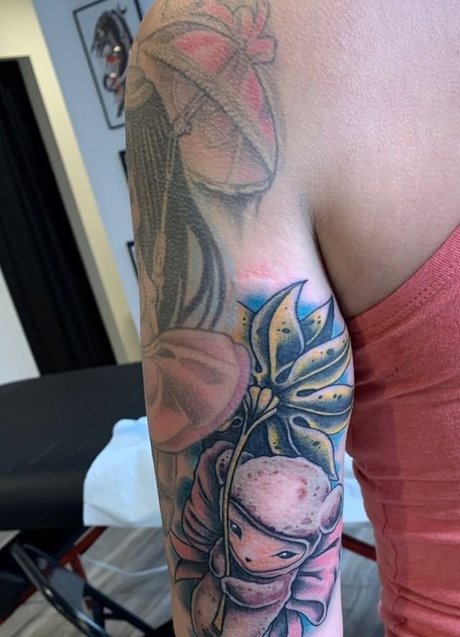 Elaina Grant art model pics