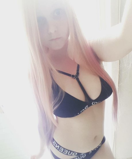 Dee Mented erotic actress gallery