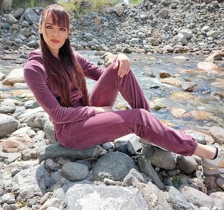 Angela Doxa free star pics