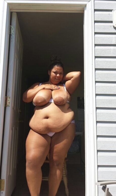 Potatooncouch sexy model img