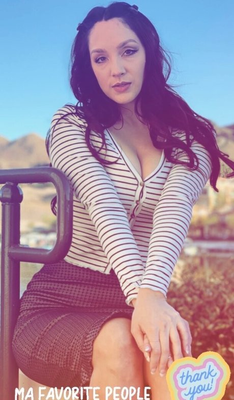 TheBeatleBabe pornstar adult galleries