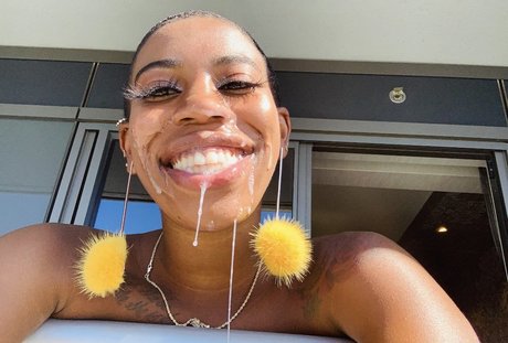 Darling Nicky sexy pornstar image