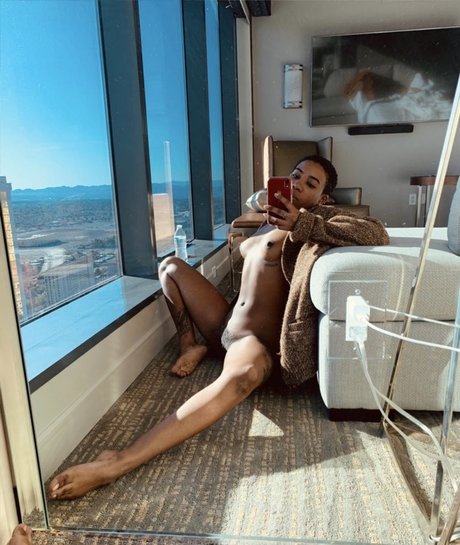 Darling Nicky erotic pornstar photos