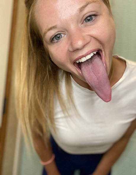 katelynlongtongue pornstar hot images