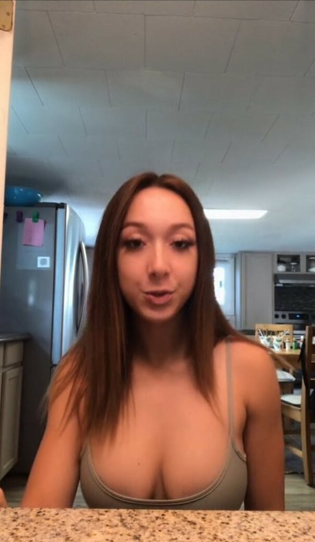 Presley Hine star art pic