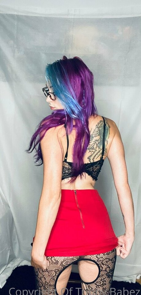 Trippy Baez pretty model pics