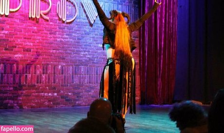 BordeauxBlack model best photos