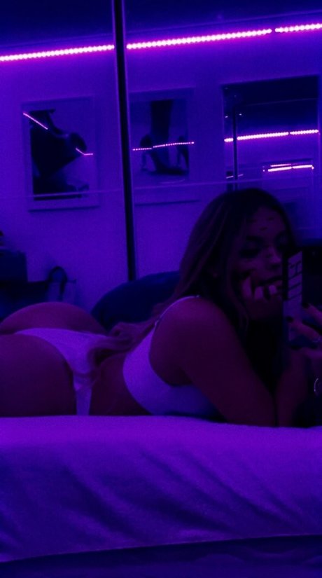 Anna Williams art star photo