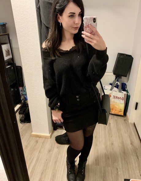 romisu pornstar naked pictures