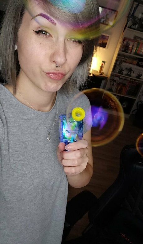 romisu nice actress pic