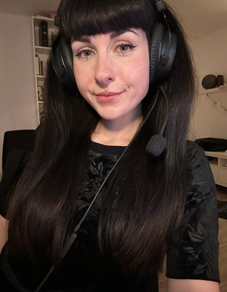 romisu pornstar beautiful photo