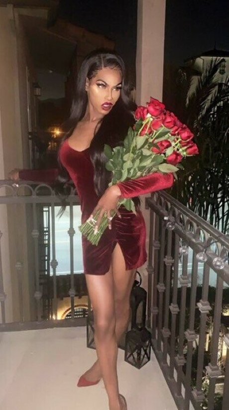 MaliyahLoren erotic pornstar pictures