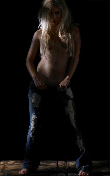 Whitney Cole xxx model photos