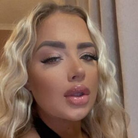 Leoni Tongue sex model galleries