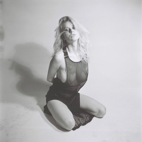 Elle Brittain nude actress galleries