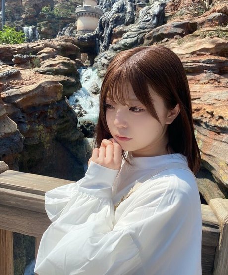 momo burlesque star hd pics