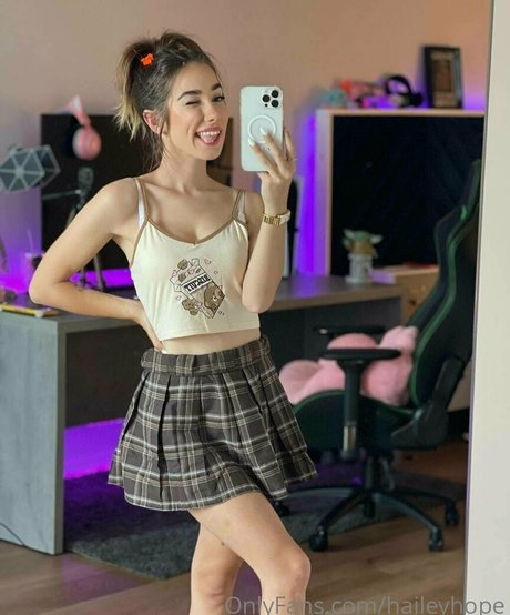 Hailey Hope pornstar free pic