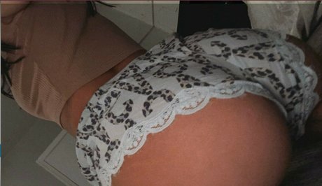 Emilyy Jayye star naked pic