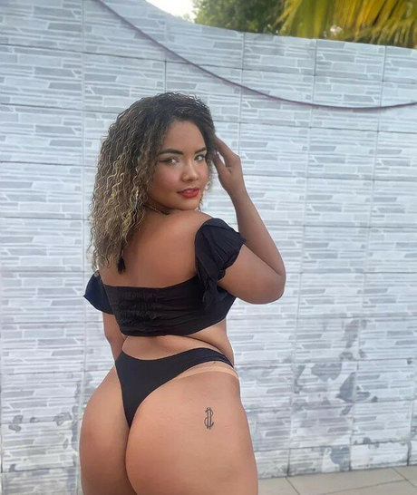 Brenda Kely exclusive pornstar pics