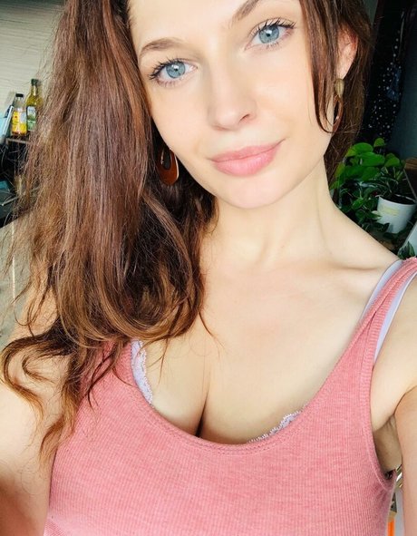 lollipopfields model hot img