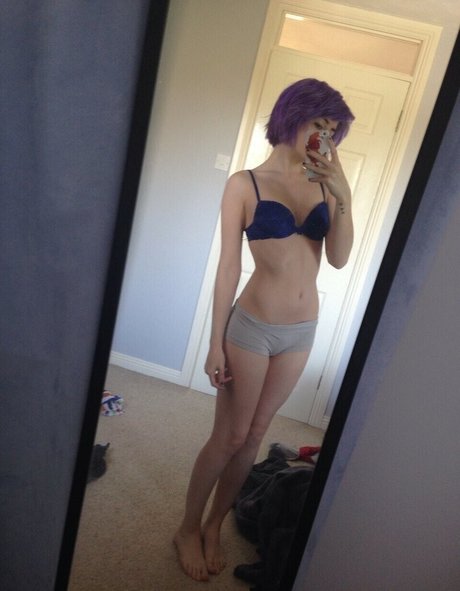 Leahloveschief sex model pic