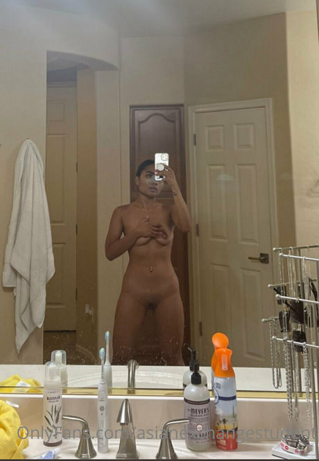 Asianexchangestudent naked actress pics