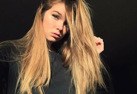 Taymoo beautiful actress pic