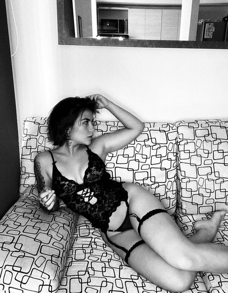 Camila Arbelaez art star photo