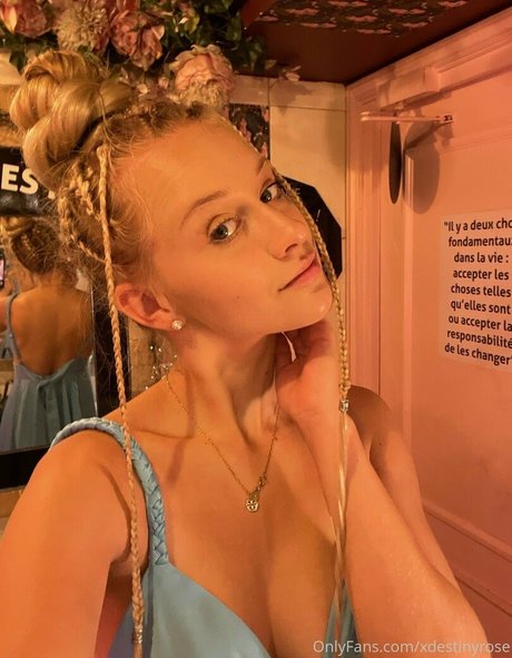 Kitty Nguyen art model galleries