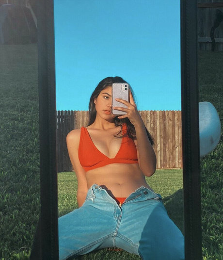 Sara Echeagaray sexy actress images